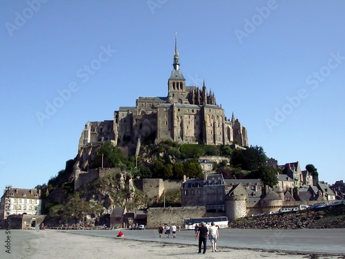 le célèbre mont St-Michel en Normandie