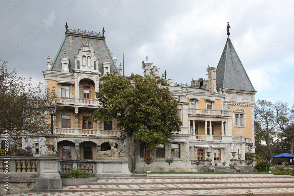 Obraz premium A palace is in Massandra