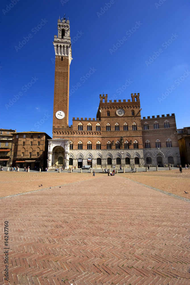Siena, Piazza del Campo e Palazzo Pubblico 4