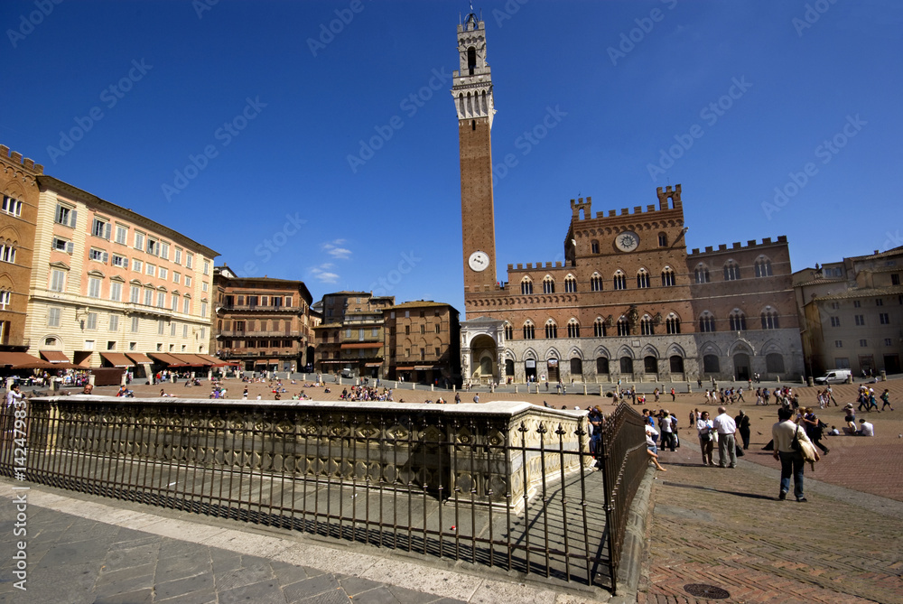 Siena, Piazza del Campo  e Fonte Gaia