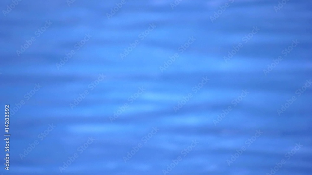 eau flou bleu dense eau flou bleu dense
