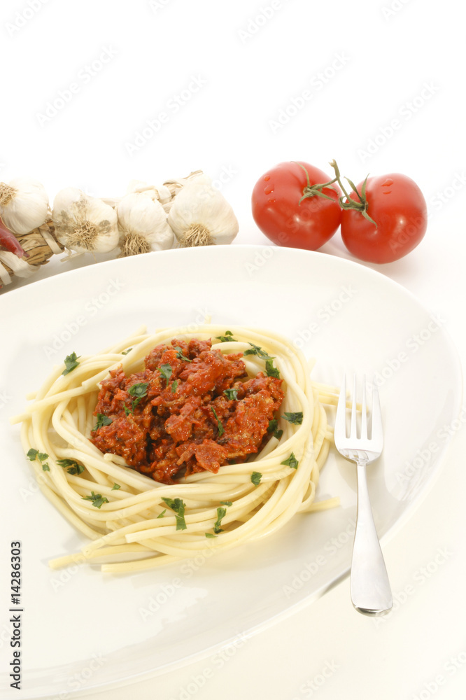 selbstgemachte Spagetti mit Tomatenhacksosse selbstgemachte Spagetti mit Tomatenhacksosse