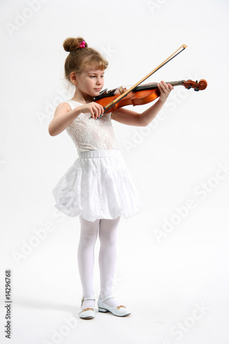 Принти на полотні little girl with violin