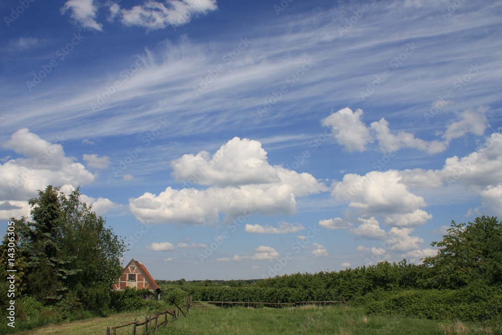 Ländliche Idylle mit bizarren Wolken Ländliche Idylle mit bizarren Wolken