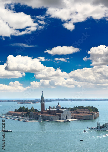 Fototapeta Naklejka Na Ścianę i Meble -  aerial view of island in Venice city