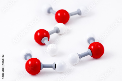 H2O Molecule Structure