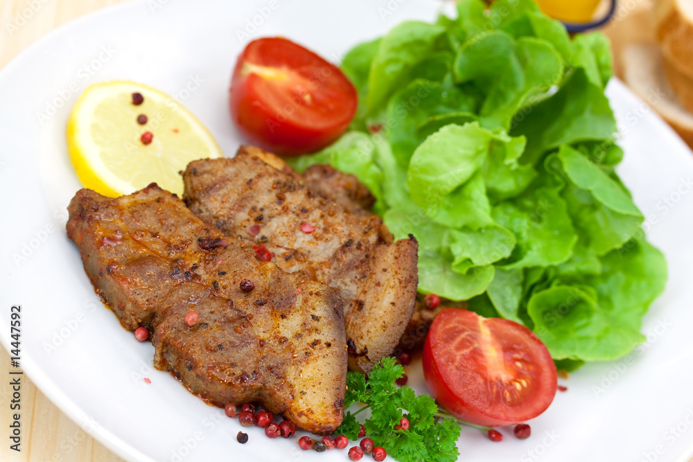 Bauchspeck vom Spanferkel-mariniert,gegrillt Bauchspeck vom Spanferkel-mariniert,gegrillt