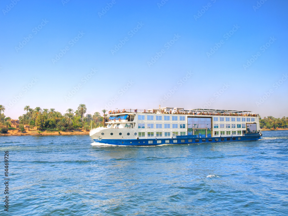 Fototapeta premium Images from Nile: Touristic cruise