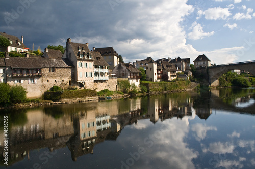 Argentat (19) - Vue sur la dordogne photo