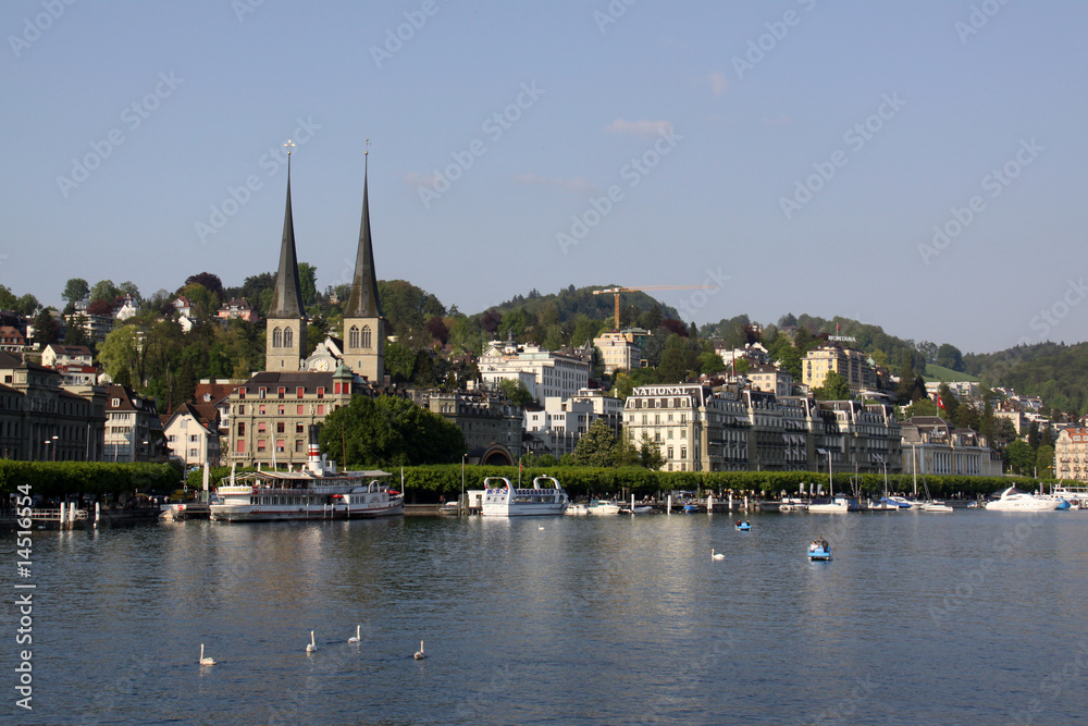 Luzern mit Seebecken und Hofkirche