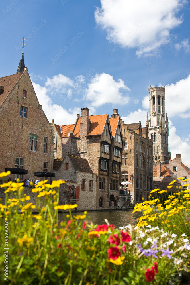 Fototapeta premium Kanał w Bruegge w Belgii