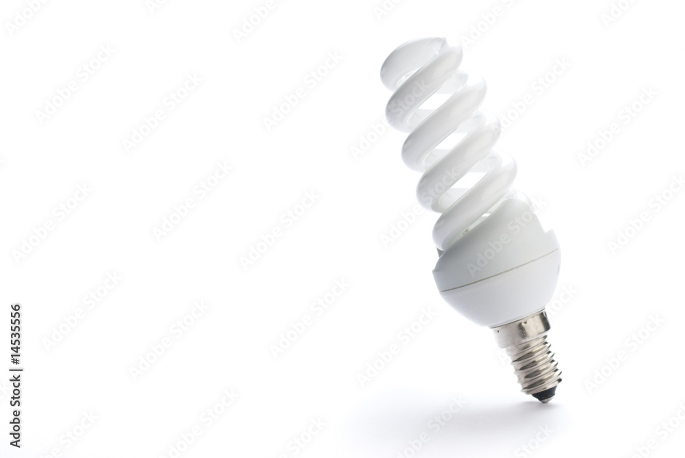 ampoule basse consommation sur fond blanc et ombre ampoule basse consommation sur fond blanc et ombre