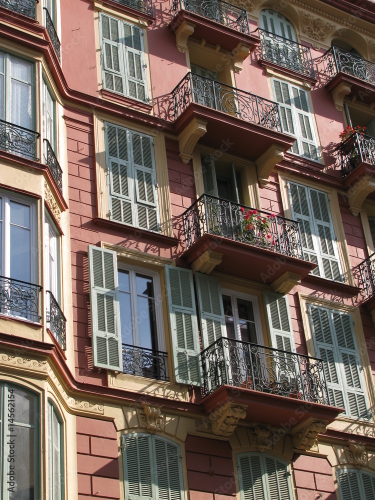 façade ocre