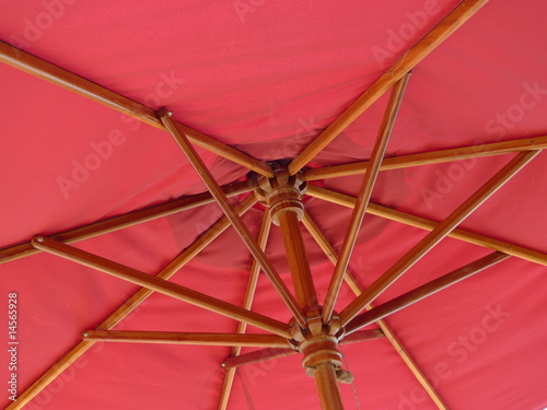 parasol rouge