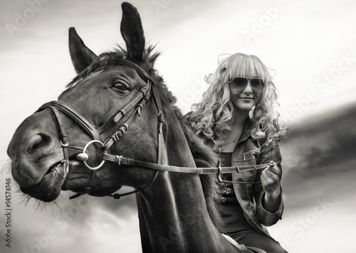 Young woman with horse © Happy Moments 