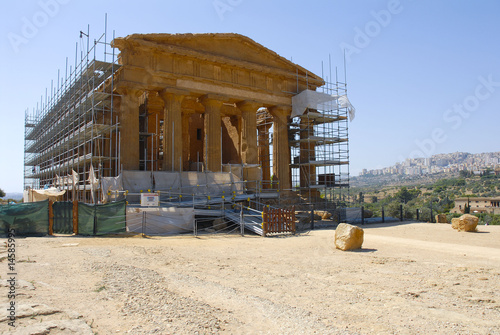 Valle dei Templi in restauro photo