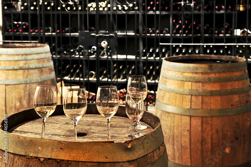 Fotografie, Obraz Wine  glasses and barrels