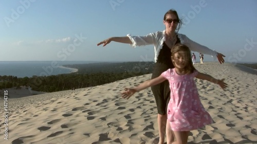 équilibristes au sommet de la dune du Pilat