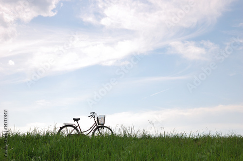 自転車と空