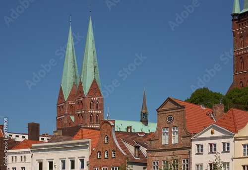Blick auf die Marienkirche von der Obertrave