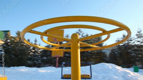 Rotation to round-robins on baby playground