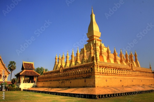 фотографія National Monument Pha That Luang in Vientiane - Lao / Laos