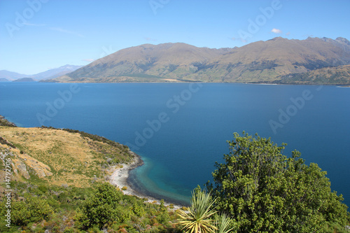 Lake Hawea in New Zealand © Tupungato