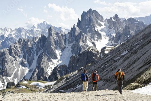 Wandern im Gebirge photo