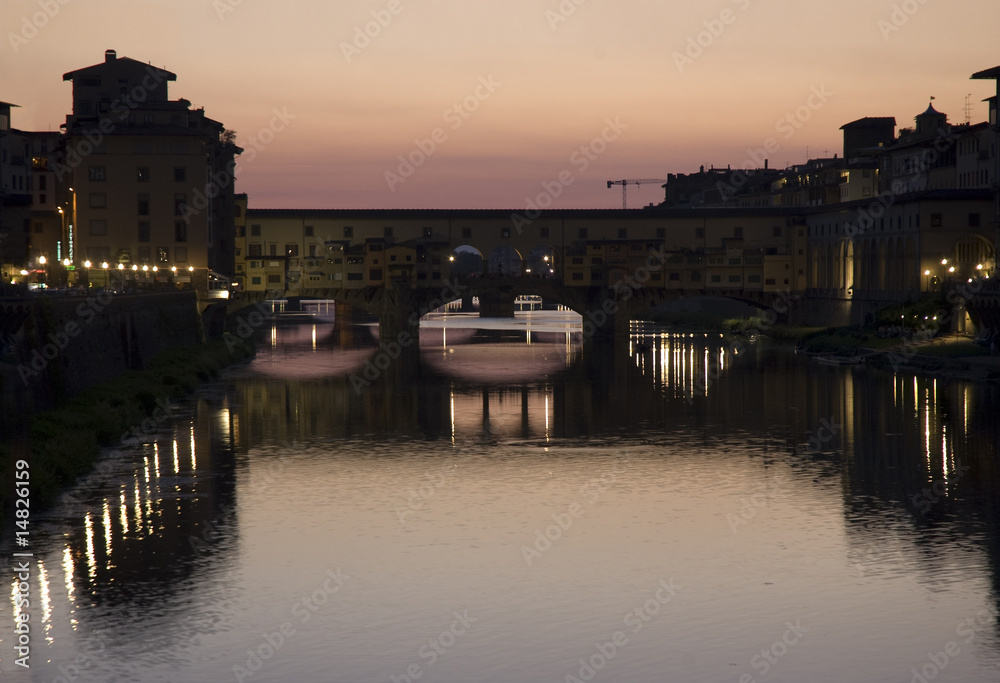 Night at ponte vecchio in Florence