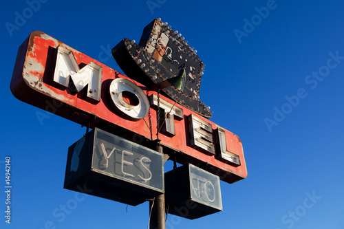 retro motel sign blue sky © Sascha Burkard