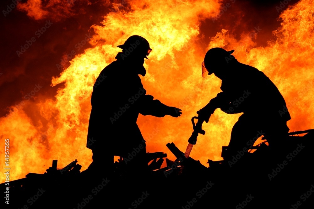 Fototapeta premium Brave Firefighters in Silhouette