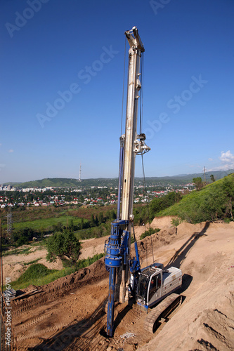 Hole digger