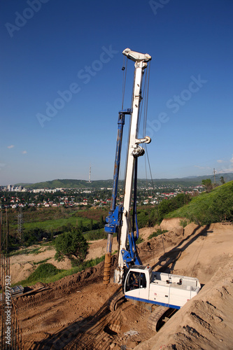 Hole digger