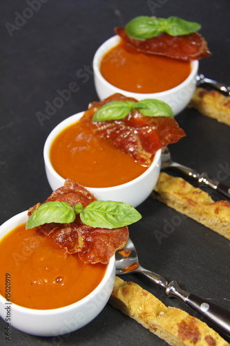Tomatensuppe mit Focaccia