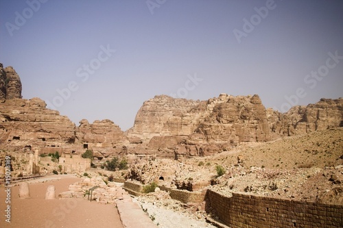 Fotografie Petra ruins and mountains in Jordan