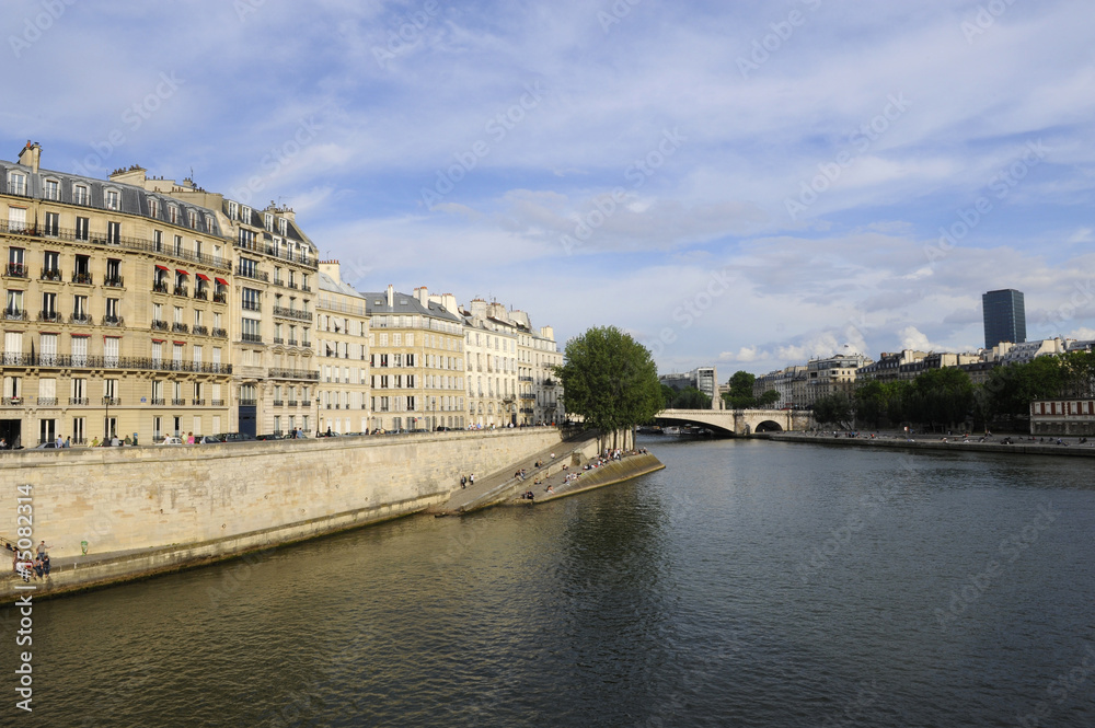 Fototapeta premium quai de paris