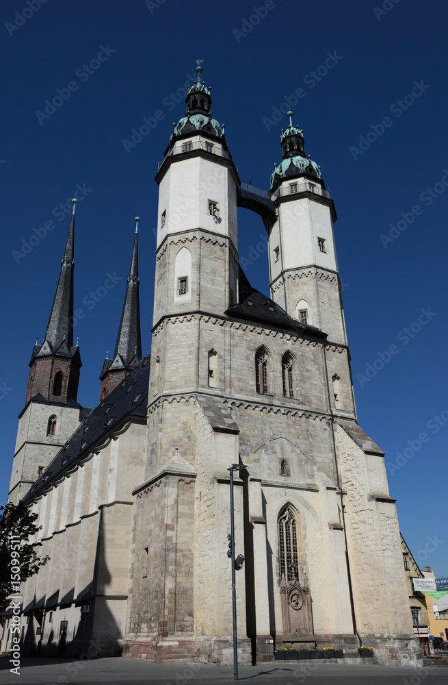 Majestätisch - die Stadtkirche Halle / Saale