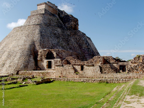 uxmal maya #15122371