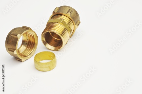 Single compression fitting