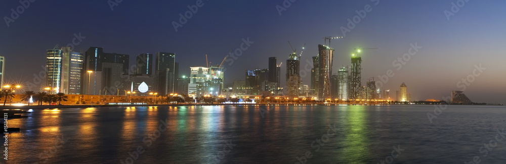 Obraz premium Doha Skyline at Sunrise, Qatar December 2008