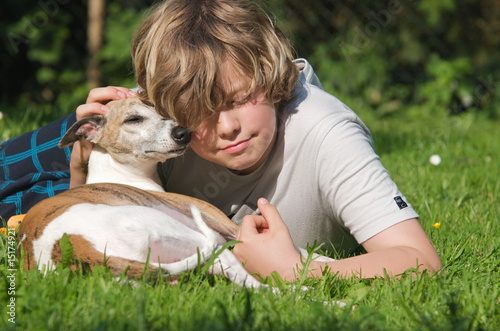 Kind mit Hund l