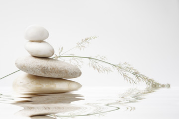 Plexiglas schilderij Zen Wellness stilleven met kiezels en gras  © Kirsten Hinte