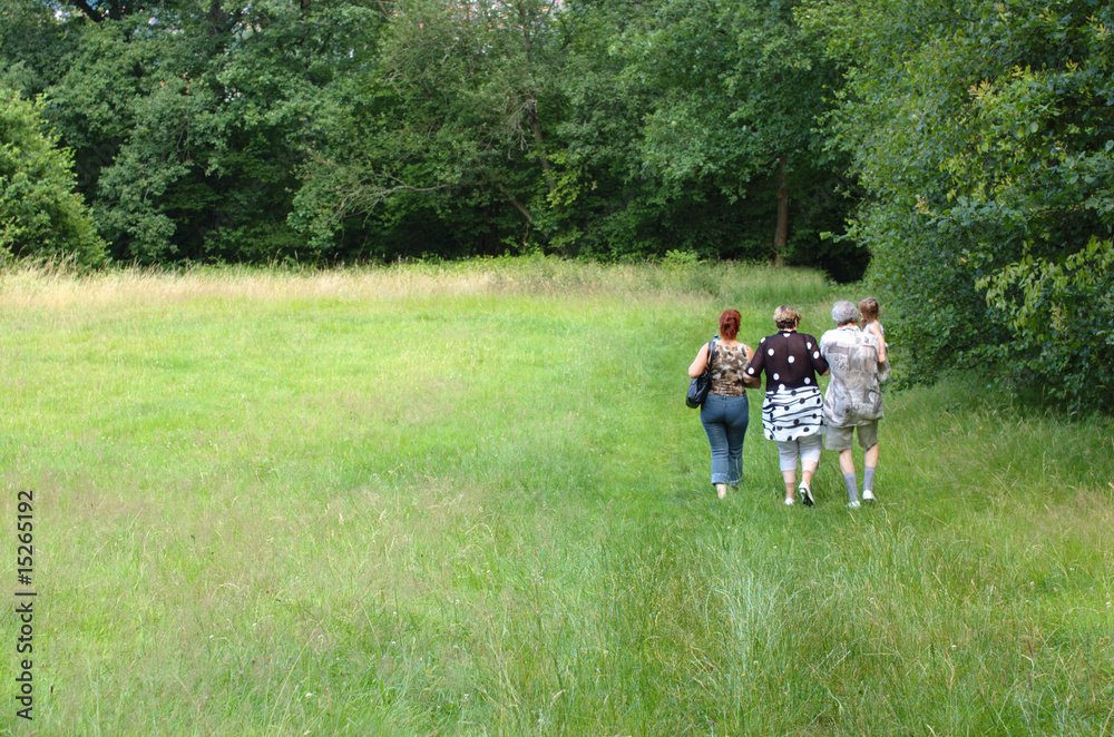 Obraz premium Menschen spazieren