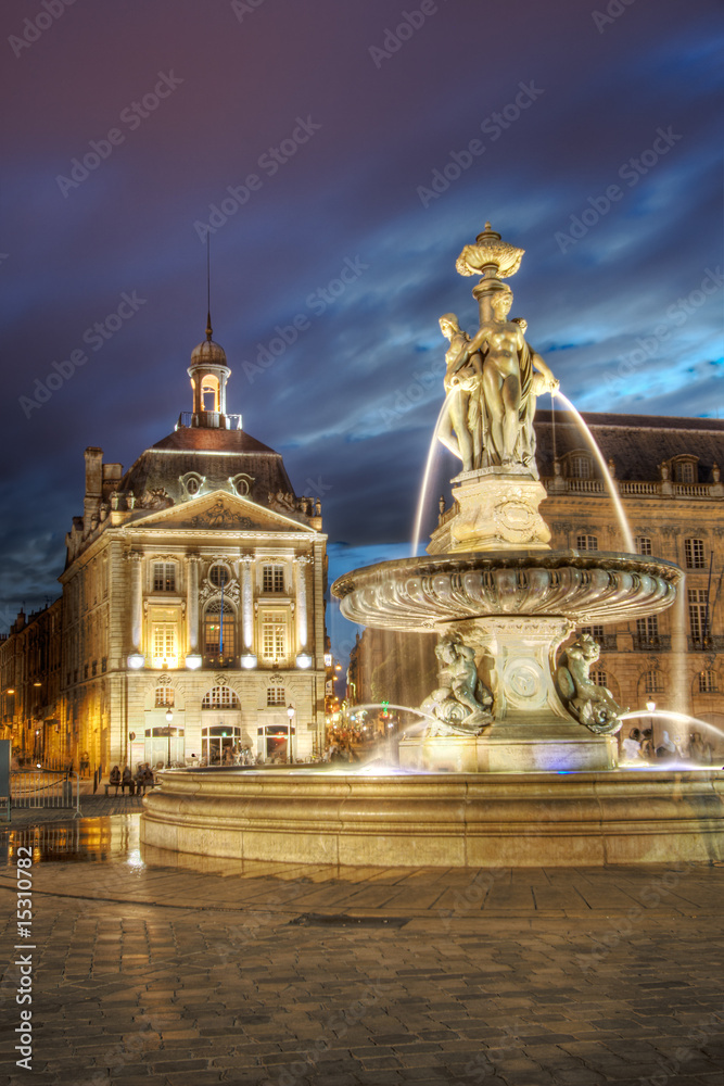 Anochecer en la Place de la Bourse, Bordeaux (France)