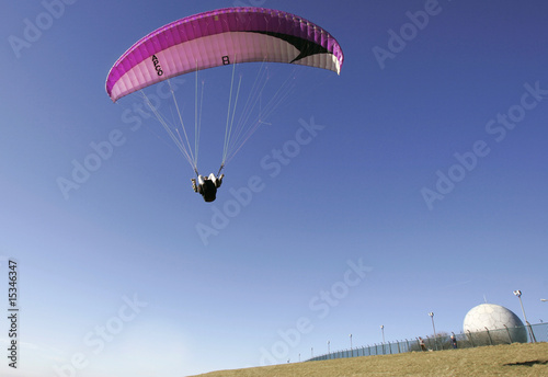 Gleitschirmflieger  auf der Wasserkuppe, Deutschland.