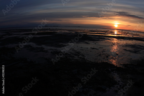 Sunset on the sea shore © Sandra Kemppainen