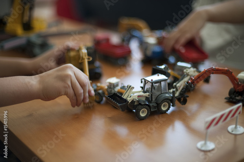 Kinder spielen