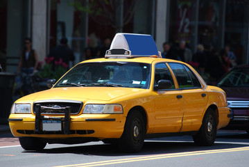 Sierkussen New York taxi Iconische gele taxi op Manhattan  © kris-la-Reunion