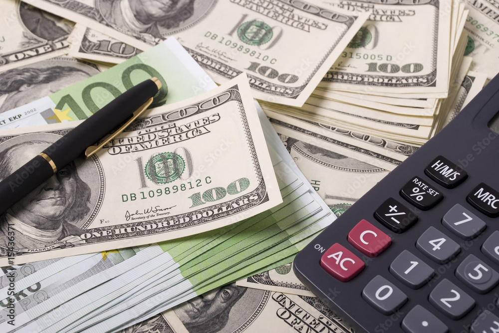 Fototapeta premium Money, pen and calculator