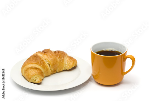 frühstück mit kaffee und croissant, isoliert